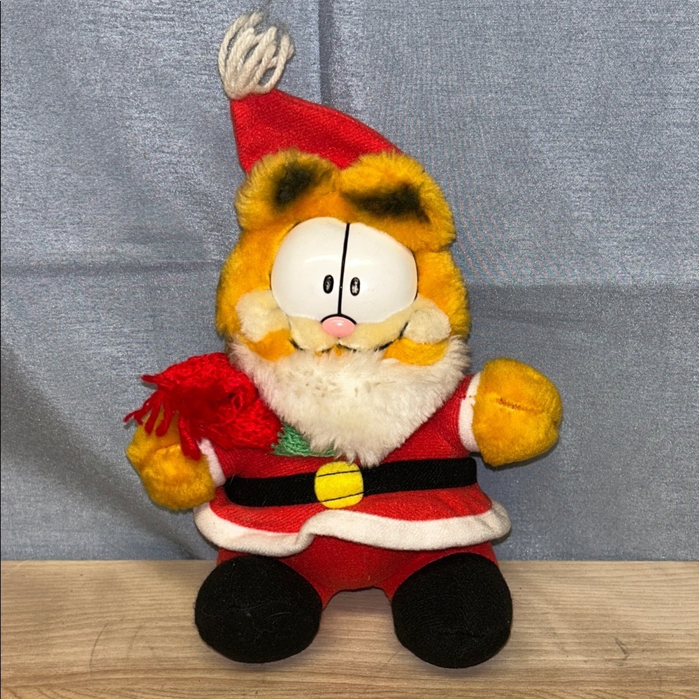 Garfield Santa Claus Christmas 8” Cat Plush Stuffed Toy Vintage 1983